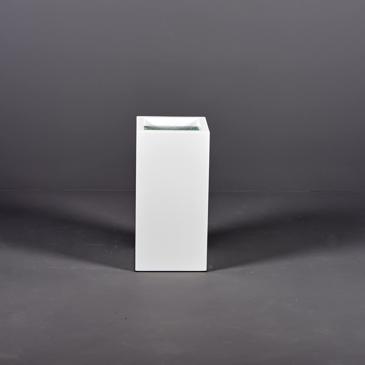 Maceta de esquina alta Miami